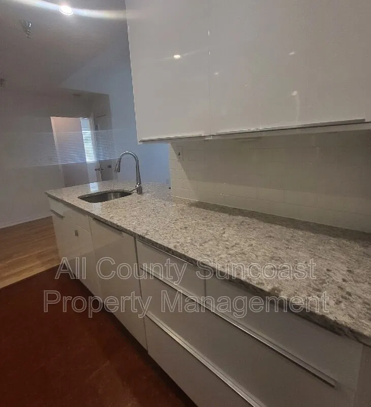 2 bed, 2.0 bath, $2,125 — Photo 4