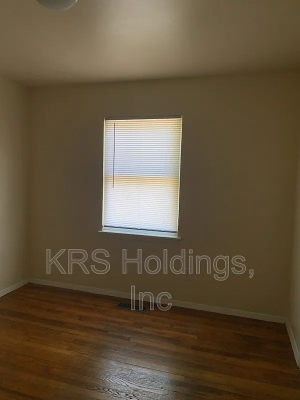 2 bed, 1.0 bath, 900 sqft, $1,295 — Photo 3