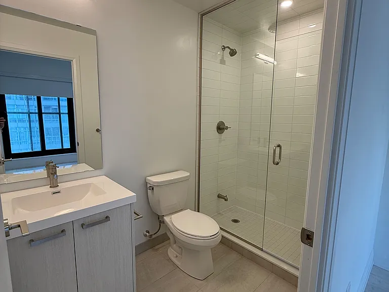 20 Soudan Ave #901 — Photo 10
