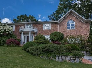 73 Tara Dr, Roslyn, NY 11576