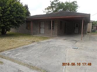 1st image of 704 Alex Ln