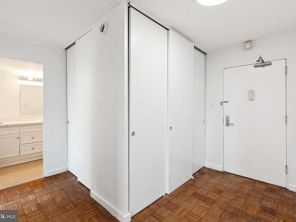 3rd image of 604 S Washington Sq APT 409