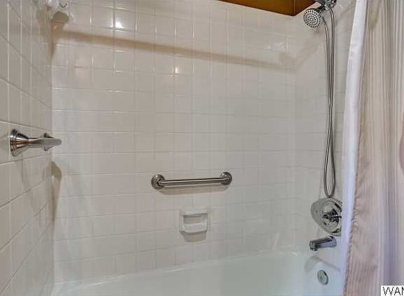 5th image of 1103 Myrtlewood Dr