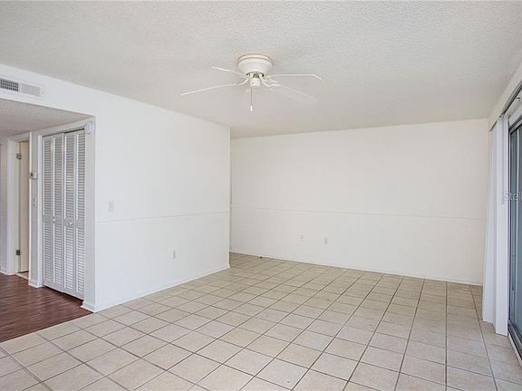 5th image of 3804 Cortez Dr APT B