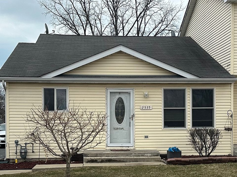 2535 W Dugdale Rd Waukegan, IL, 60085 Apartments for Rent Zillow