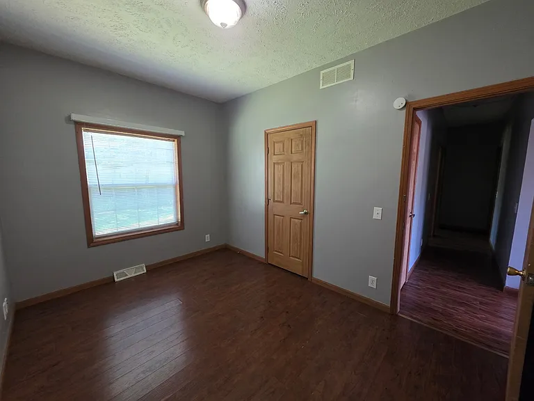 302 S River Rd #4 — Photo 4