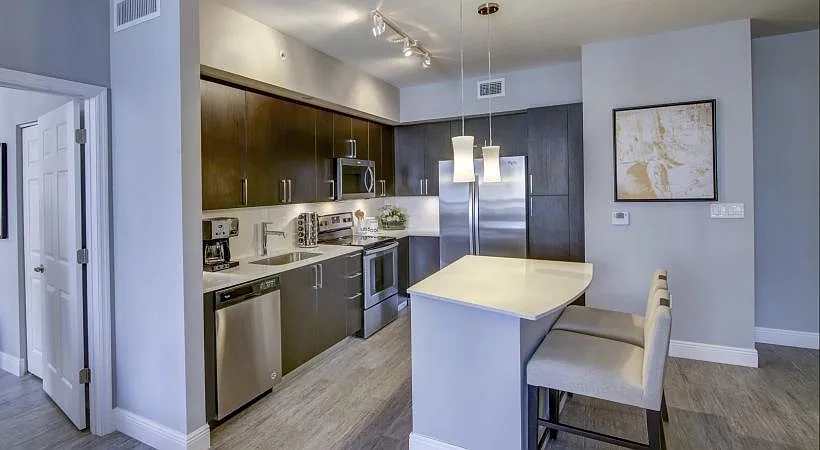 2 bed, 1132 sqft, $2,889 — Photo 2
