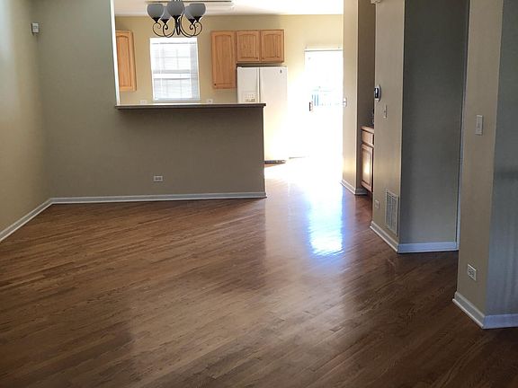 4th image of 670 N Hidden Prairie Ct