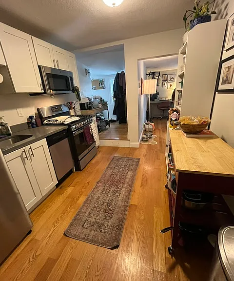 Brown St — Photo 10