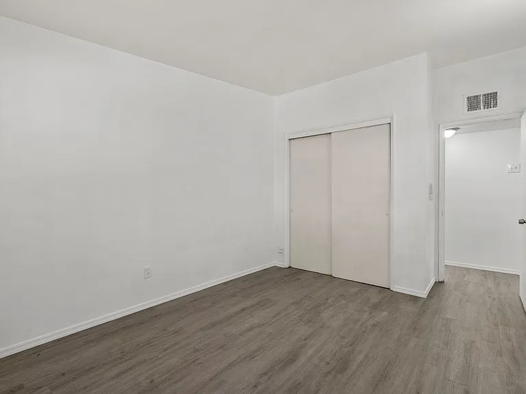 1415 E Adelaide Dr — Photo 8
