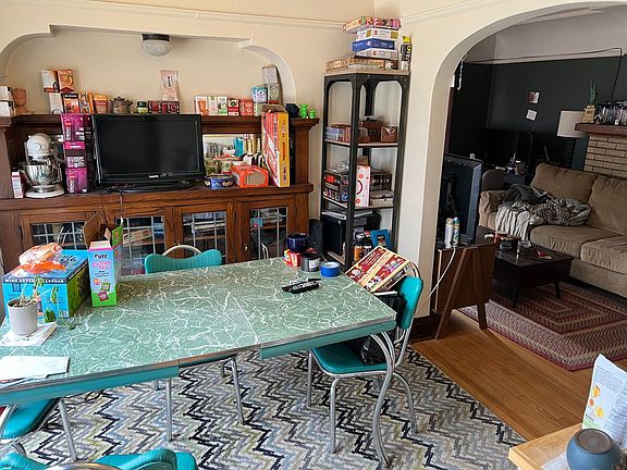 4th image of 5104 W Wisconsin Ave #1
