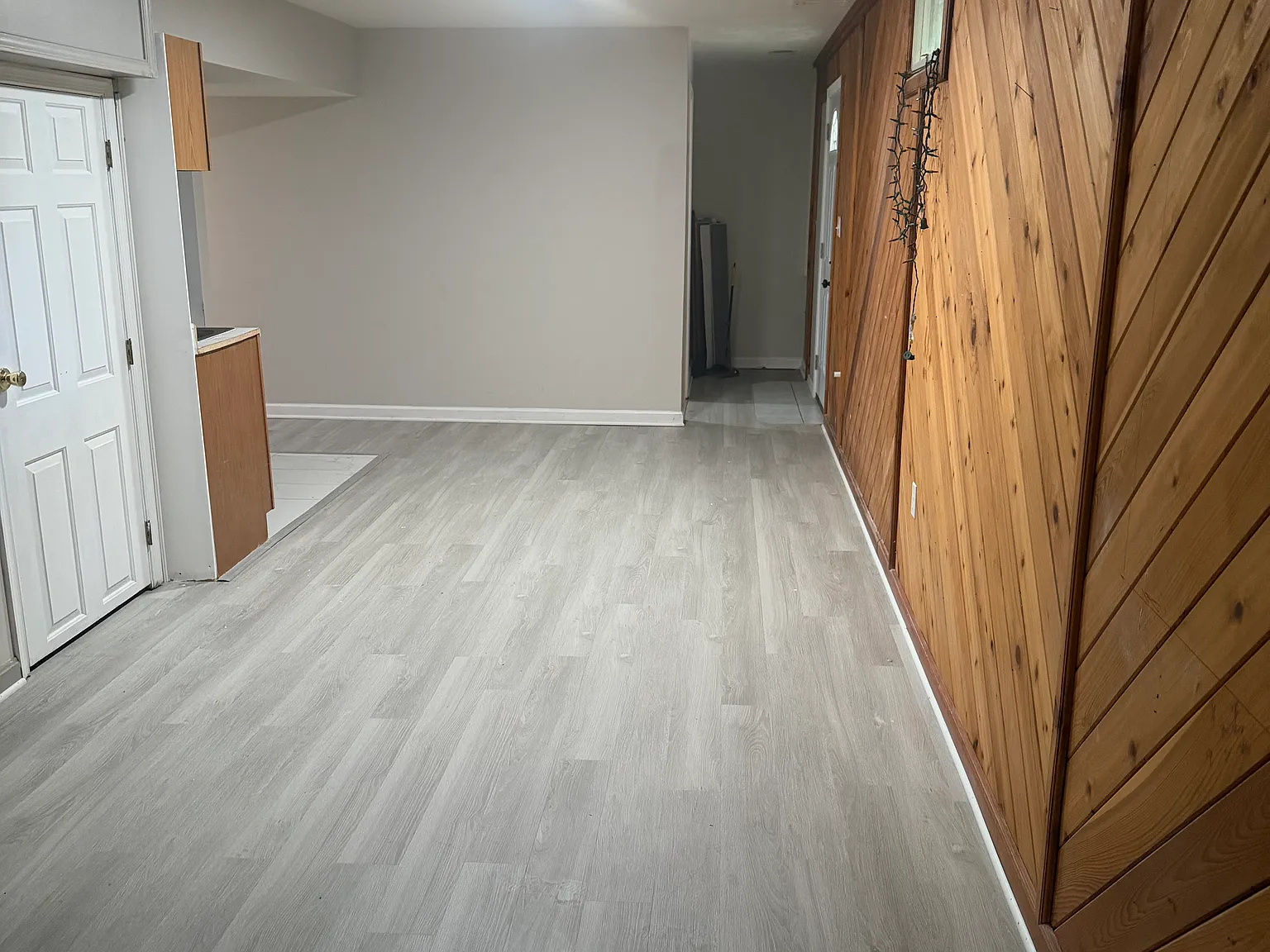 1221 Crockett Ln — Photo 2