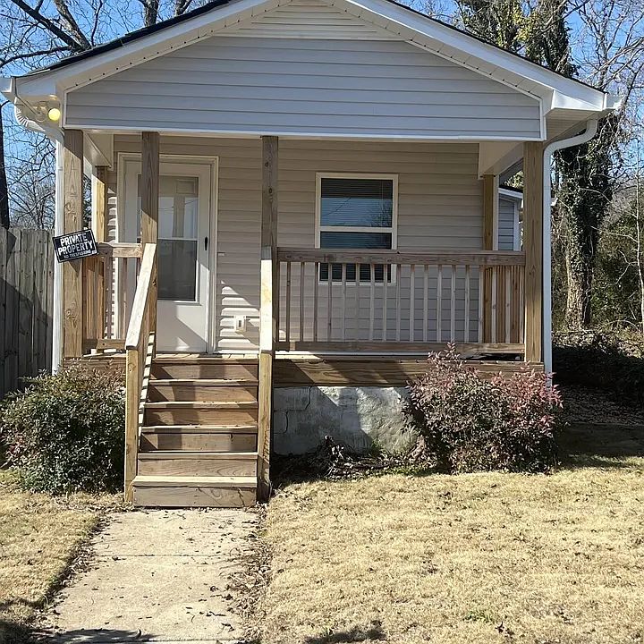 1st image of 2710 17th St S
