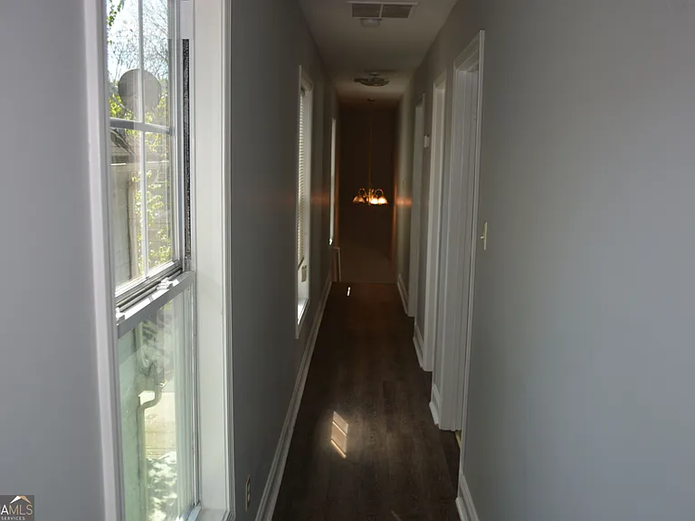 910 McDaniel St SW — Photo 12