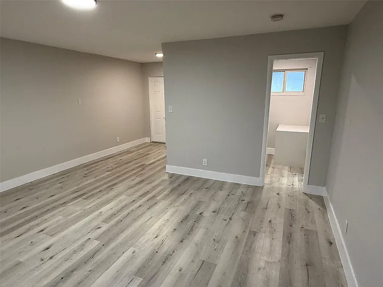 720 NE 7th St #2A — Photo 9