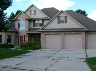 1801 Noblemen Ct, Green Bay, WI 54313
