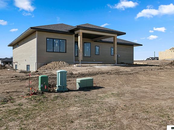 5th image of 2222 Battle Creek Rd