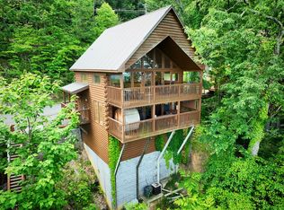 2203 Fox Berry Way, Sevierville, TN 37876
