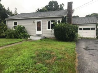 1 Saint Paul Ct, Groton, CT 06340