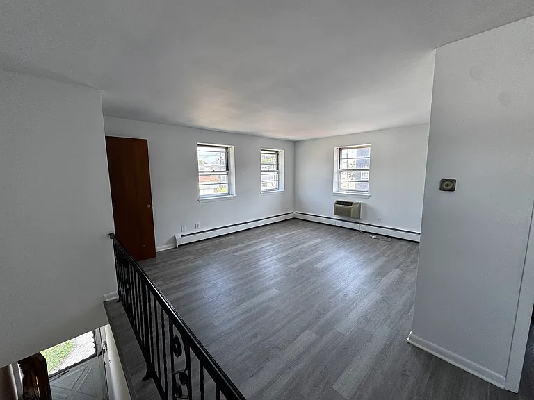 392 S Washington Ave #1A — Photo 2