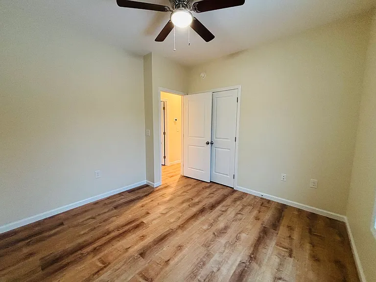 290 Perry St — Photo 17