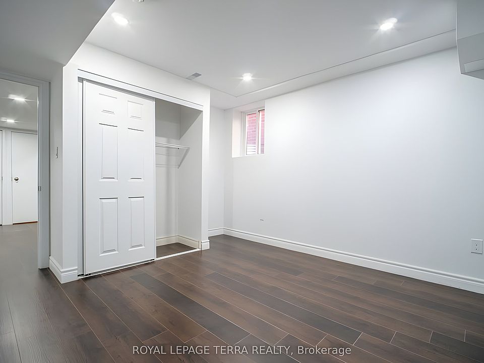 2nd image of 25 Ouellette Dr #Basement