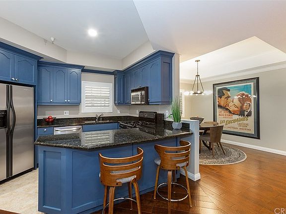 5th image of 12407 Moorpark St APT 105