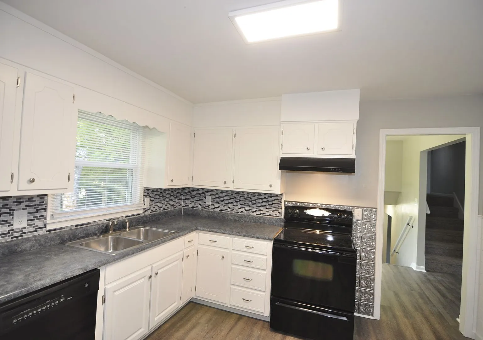 Broadview 2816 — Photo 4