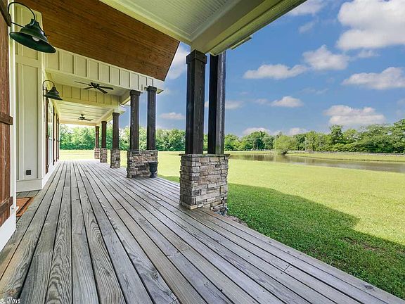 3rd image of 16 Vilanco Ln