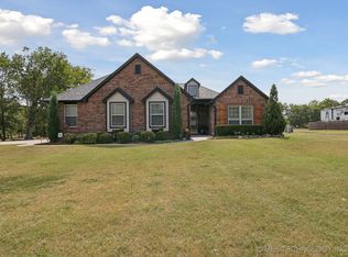 9482 E 500th Rd, Claremore, OK 74019