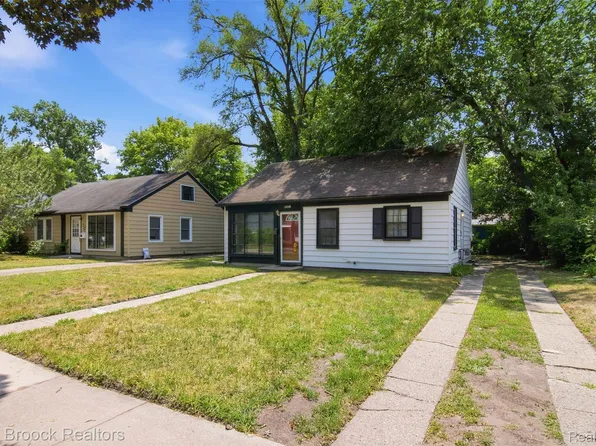 10431 Corning St, Oak Park, MI 48237