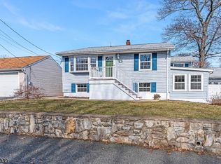 11 Billings Rd, Hopatcong, NJ 07843
