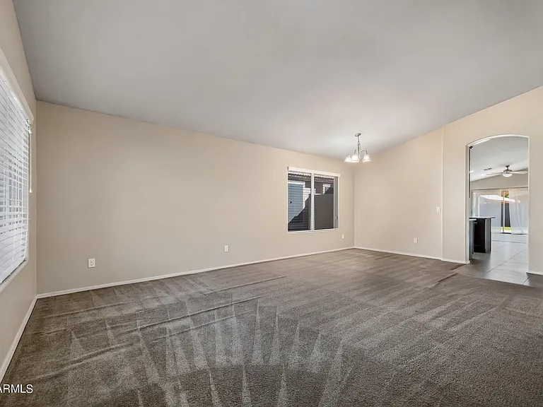 5203 W Buffalo St — Photo 3