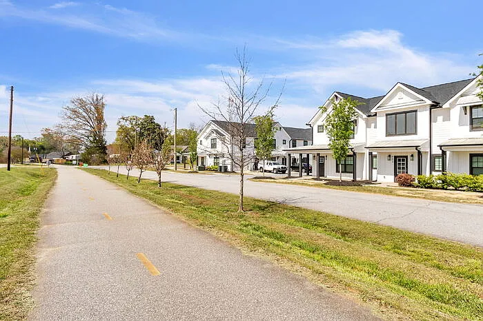8 Tolar Rd — Photo 41