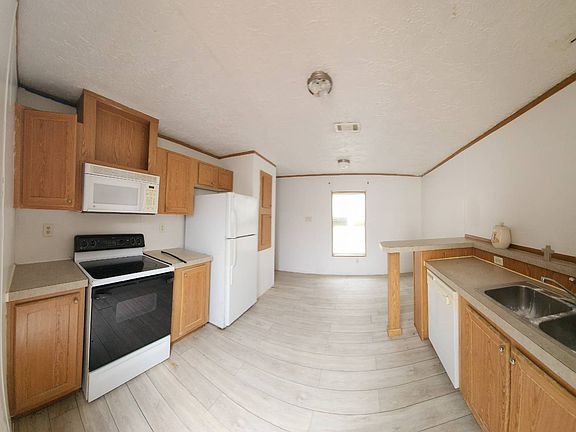 3rd image of 489 Starratt Rd #272