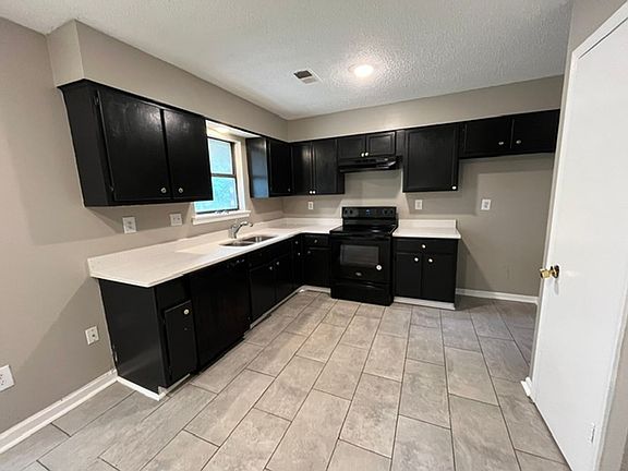 3rd image of 5726 Briarwood Dr
