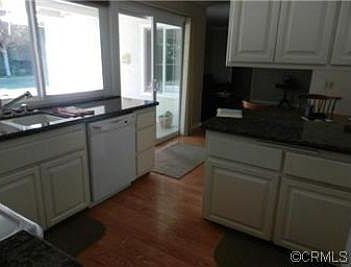 4th image of 1689 Mulberry Ave