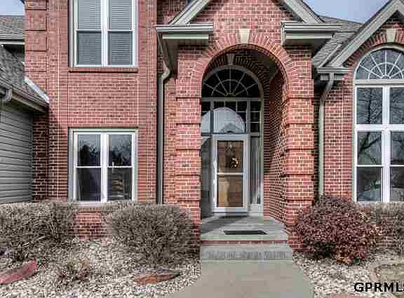 2nd image of 919 Killarney Dr