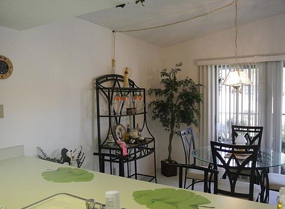 4th image of 5745 Foxlake Dr APT F