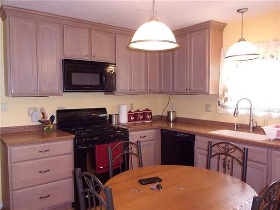 4th image of 1047 Aetna Dr