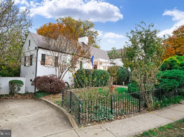 4833 Yorktown Blvd, Arlington, VA 22207