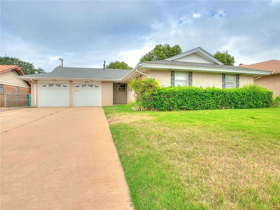 1st image of 441 SW 64th Pl