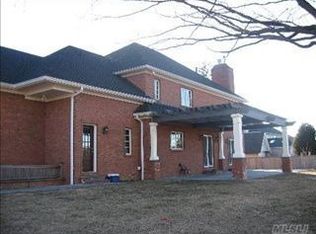 685 Half Hollow Rd, Dix Hills, NY 11746