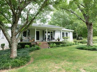 160 Green Mountain Ln, Bethpage, TN 37022