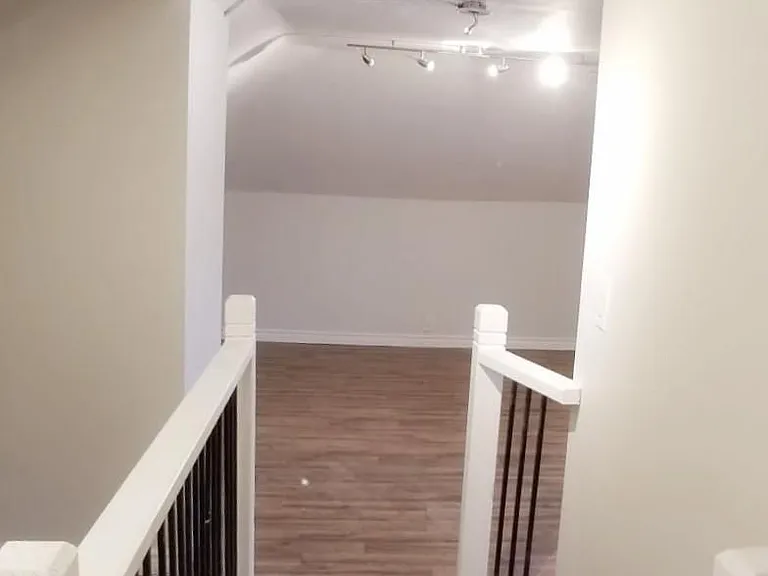 298 Emerald St N #2 — Photo 9