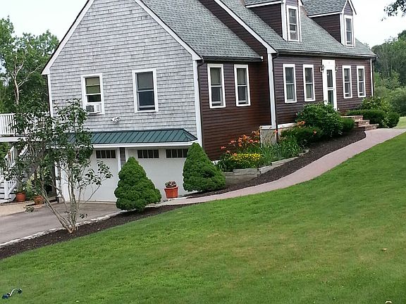 2nd image of 113 Garden St