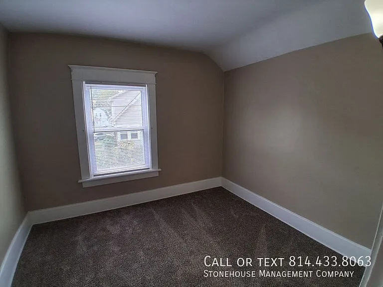 1302 W 25th St — Photo 33