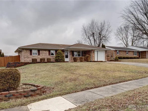 1310 Nottingham Dr, Greenville, OH 45331