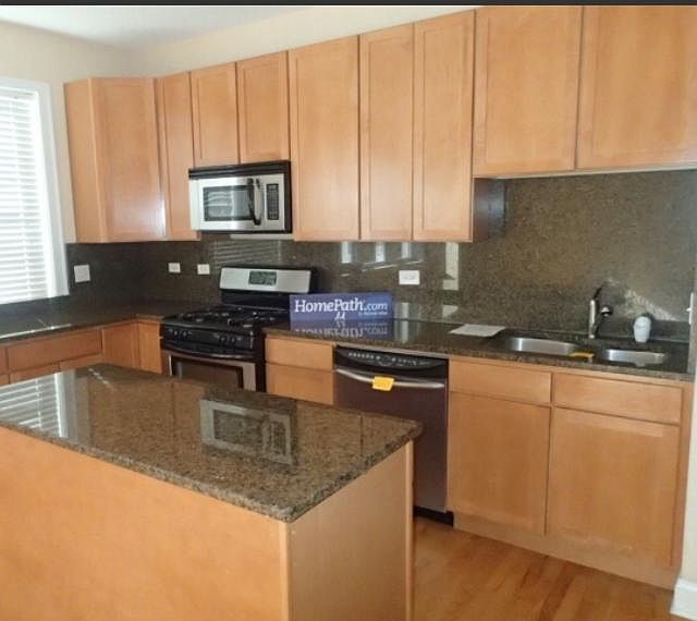 1st image of 3548 N Keeler Ave #2F