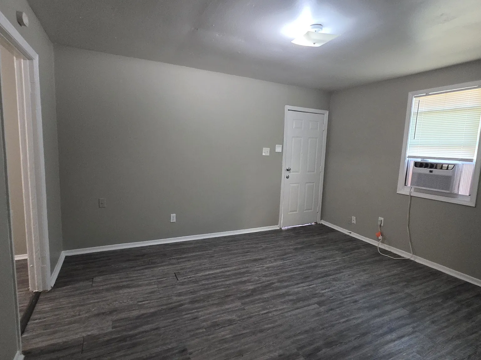 Beautiful Duplex Home — Photo 3